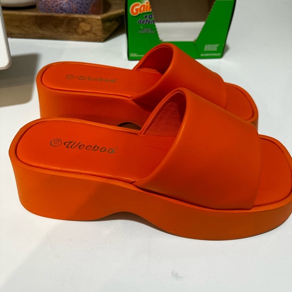 Platform Sandals - Picture 2 of 5